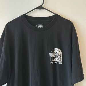 Lurking Class pizza XL